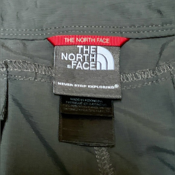 Men’s XL The North Face Dark Grey Nylon Packable Lightweight Hiking Cargo Pants - Picture 8 of 16